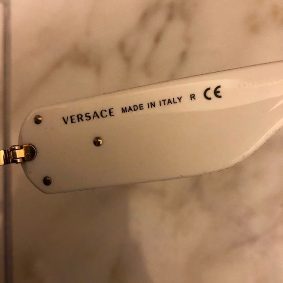 🔥NEW SHOW STOPPER VERSACE SUNGLASSES 🔥 - Picture 15 of 15